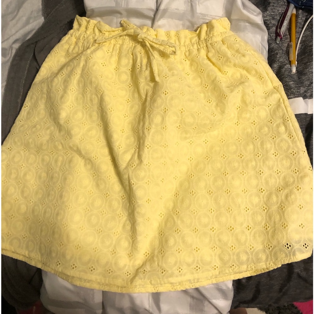 GB,XS yellow skirt. Not worn